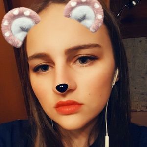 Meet your Posher, Juliette